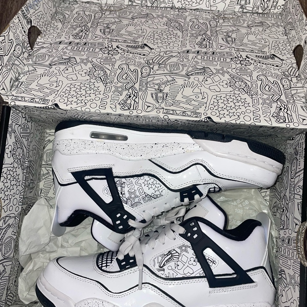 Jordan Retro 4s White and Black